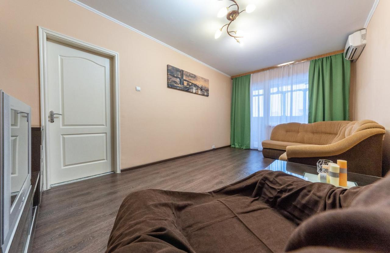 Уютная Квартира Для Семьи На Оболони Apartment Kyiv Exterior photo